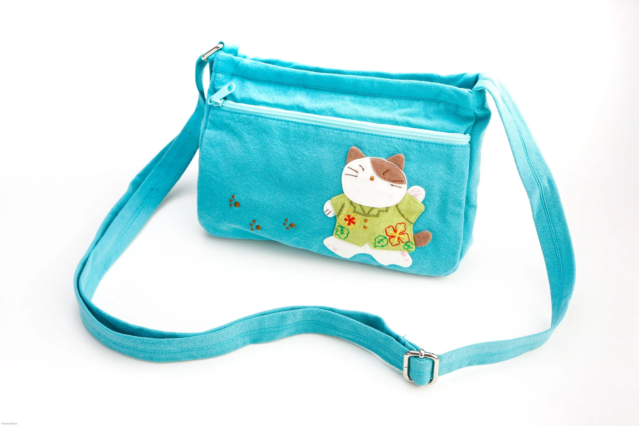 Cara Cat Kito Shoulder Bag