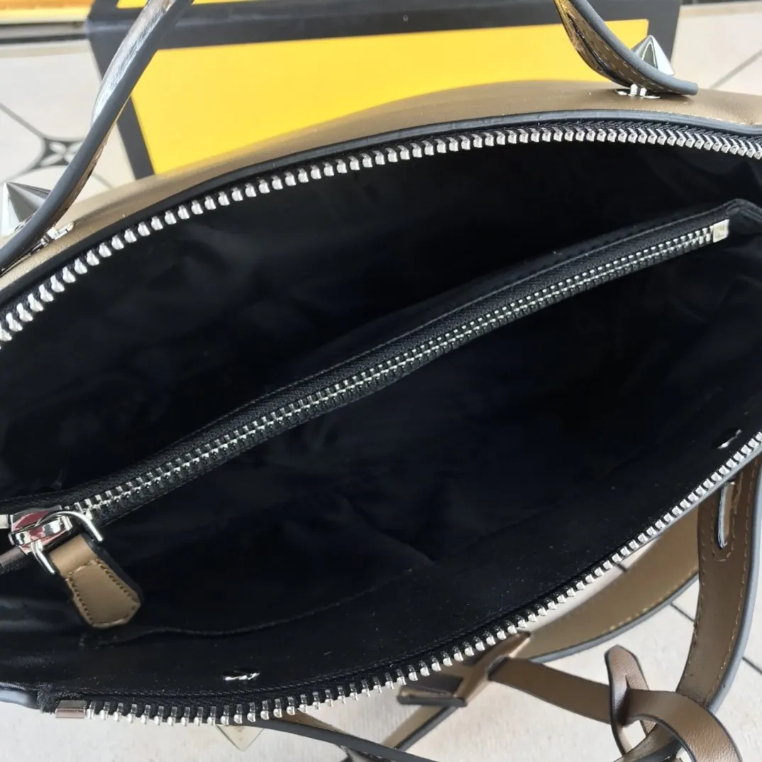 EN   Designer bags by Fendi 041