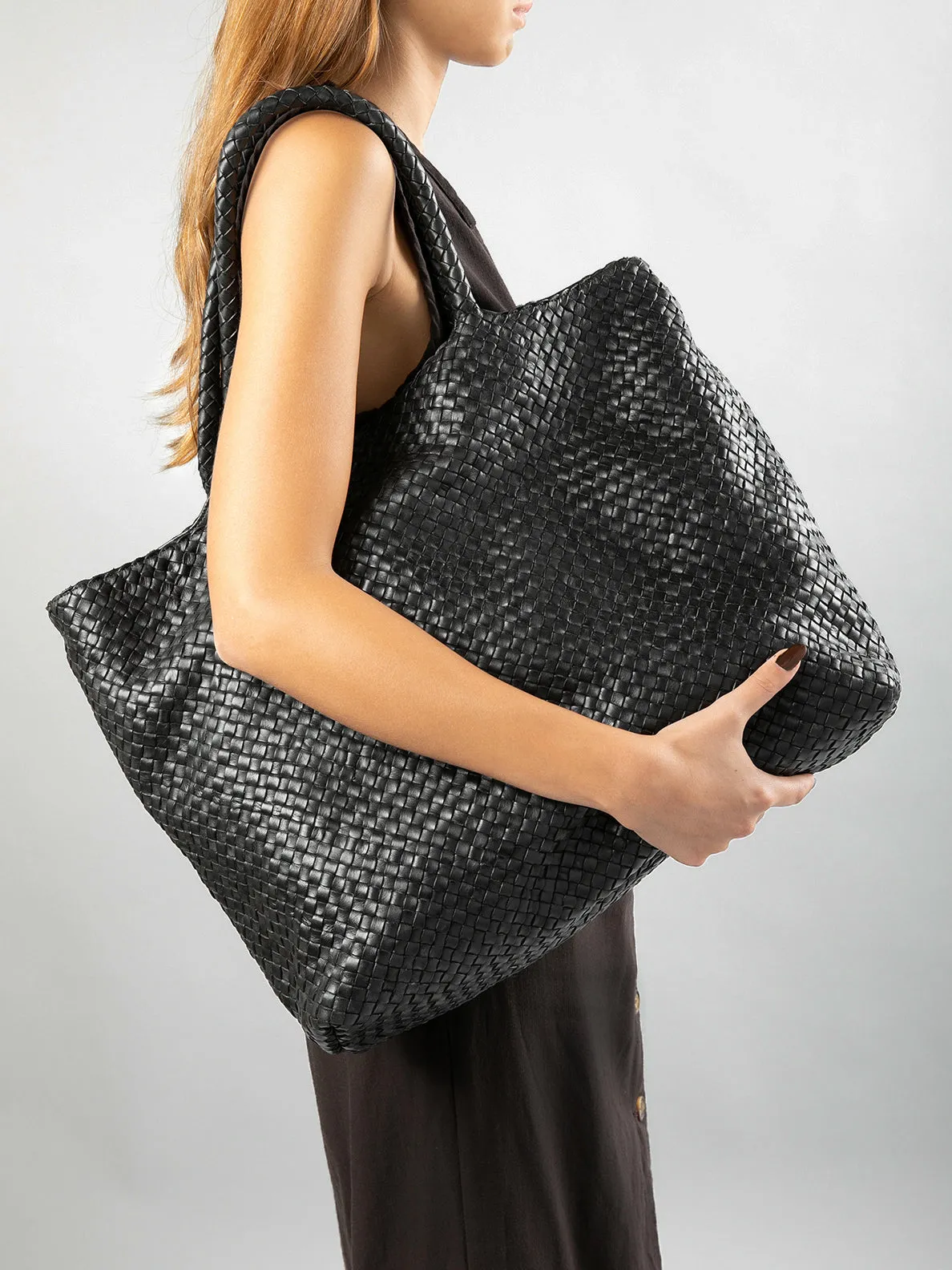 OC CLASS 35 Woven - Black Woven Leather Shoulder Bag